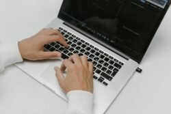 Managing Recurring Payments with Online Invoicing Software